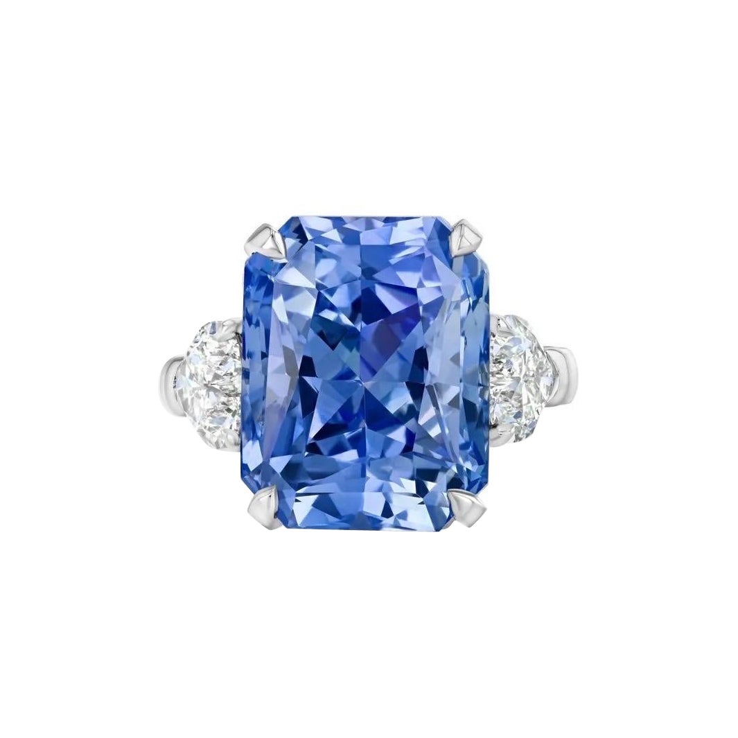 Anillo de platino con zafiro azul de 17,93 quilates.