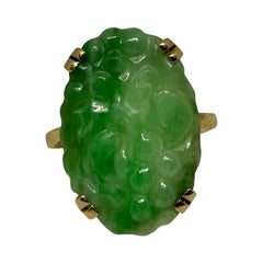 Anillo Art Decó de Jade Chino Oro de 14 Kilates Motivo Floral Tallado