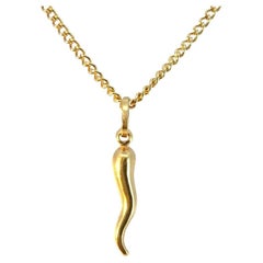 14k Yellow Gold Italian Horn Vintage Pendant