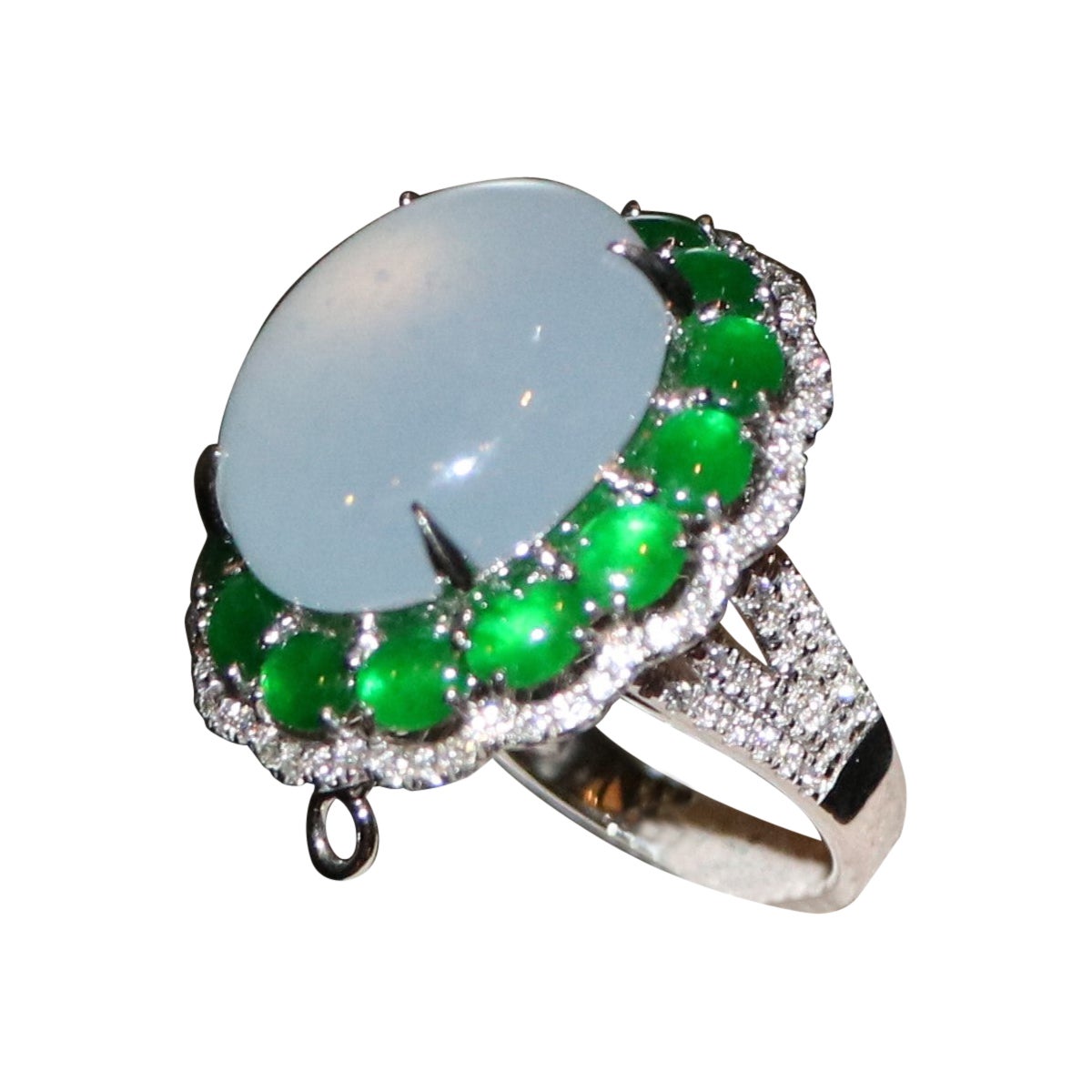 18K white gold ring set with jadeite and diamonds For Sale