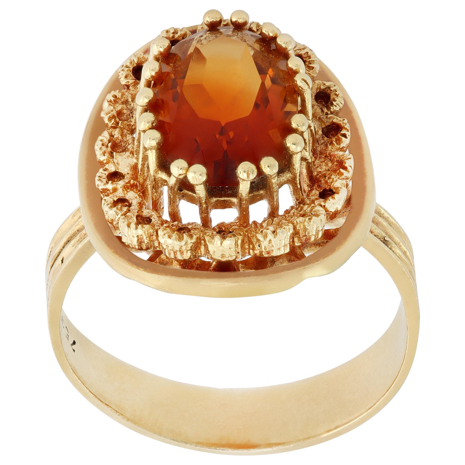 Anillo vintage ovalado de oro amarillo con citrino de Madeira talla brillante