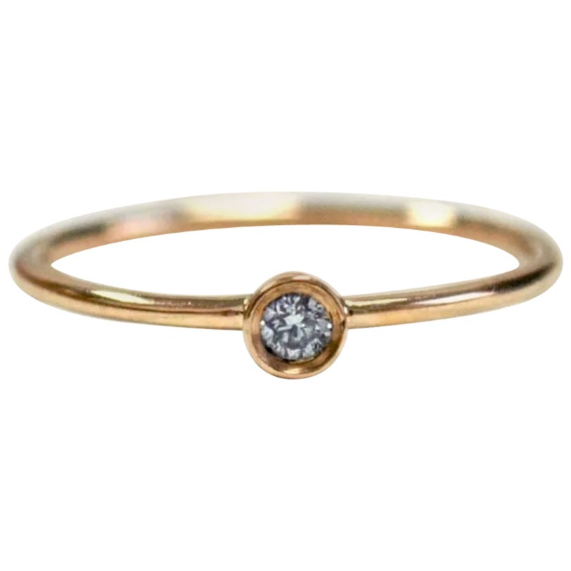 Bague de fiançailles en or massif 14 carats sertie d'un petit diamant rond « Dainty Round »