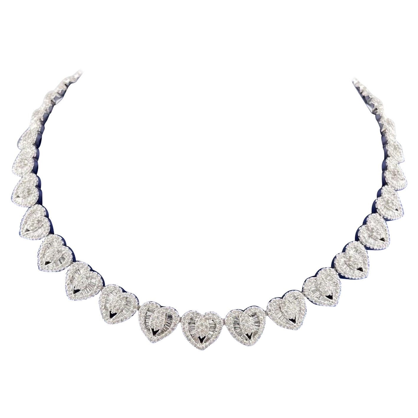 Collier à maillons en or blanc 14 carats avec diamants taille cœur baguette pour femme de 26,90 carats