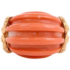 1970s Coral  Yellow Gold Scroll Ring