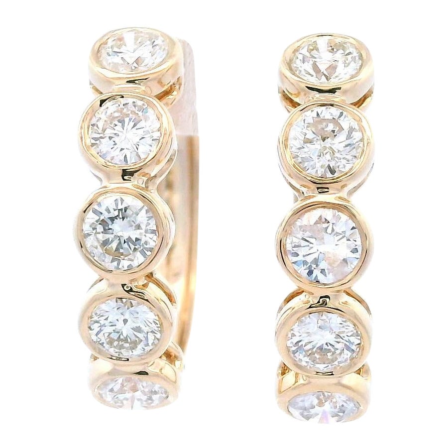 Alexander Beverly Hills, boucles d'oreilles en or jaune avec diamants 1,43 carat sertis sur le chaton