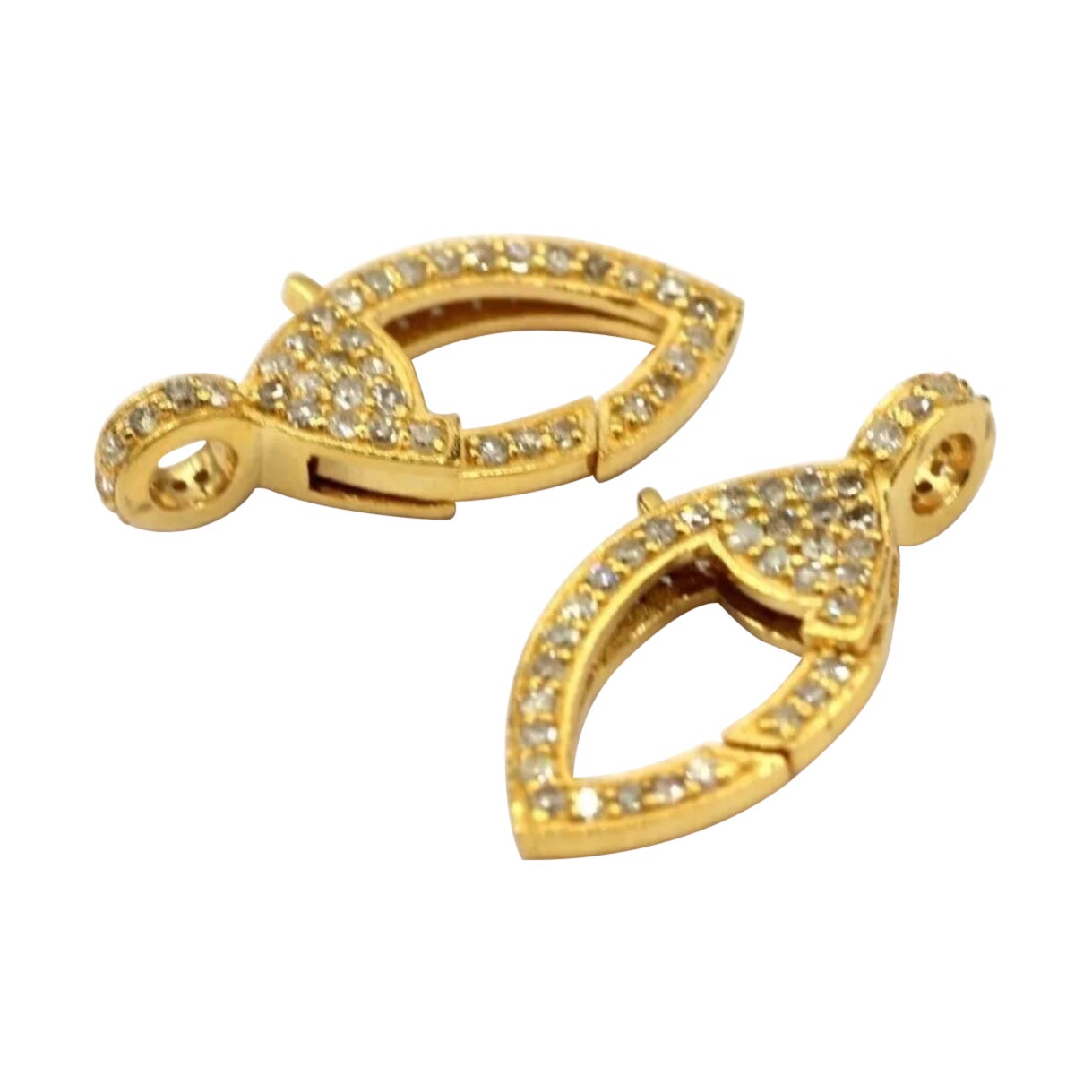 What is a jewelry clasp?
