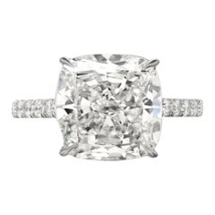 Anello solitario con diamante taglio cuscino certificato GIA da 5 carati con pavé
