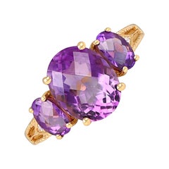 Amethyst-Ring mit drei Steinen im Ovalschliff ( ca. 2,90 Karat), 18 Karat Gelbgold