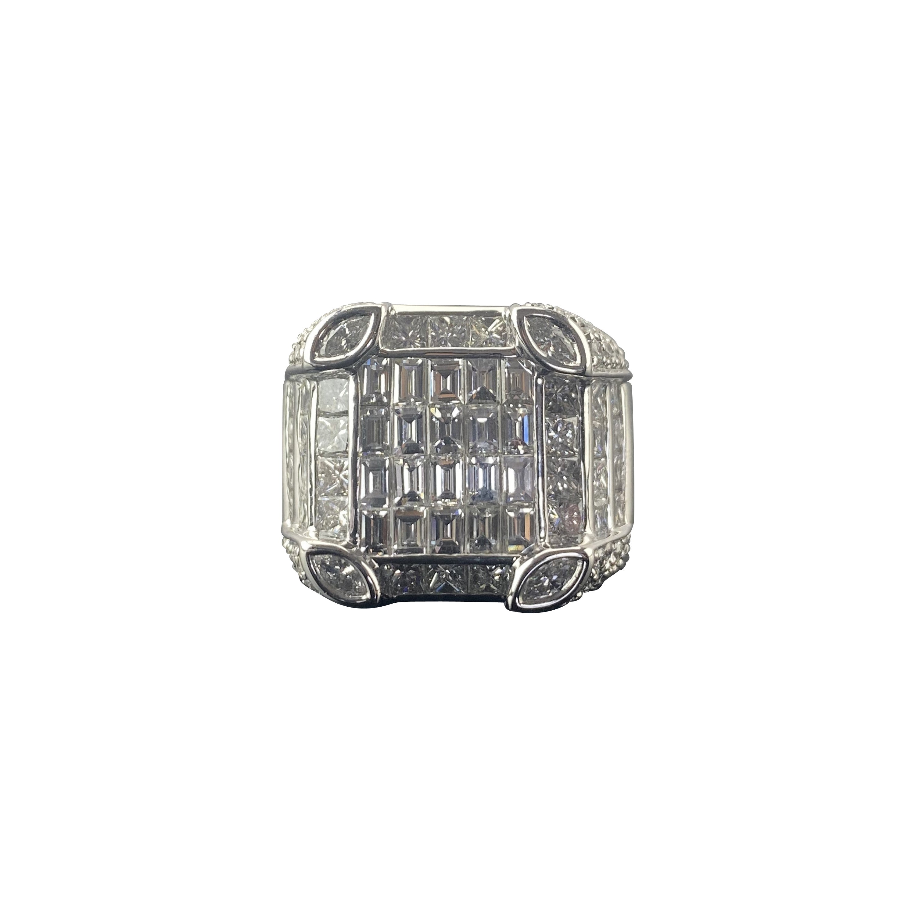 F G VVS Emerald And Princess Cut Diamond Solid 18K Gold Ring Cocktail Ring For Sale