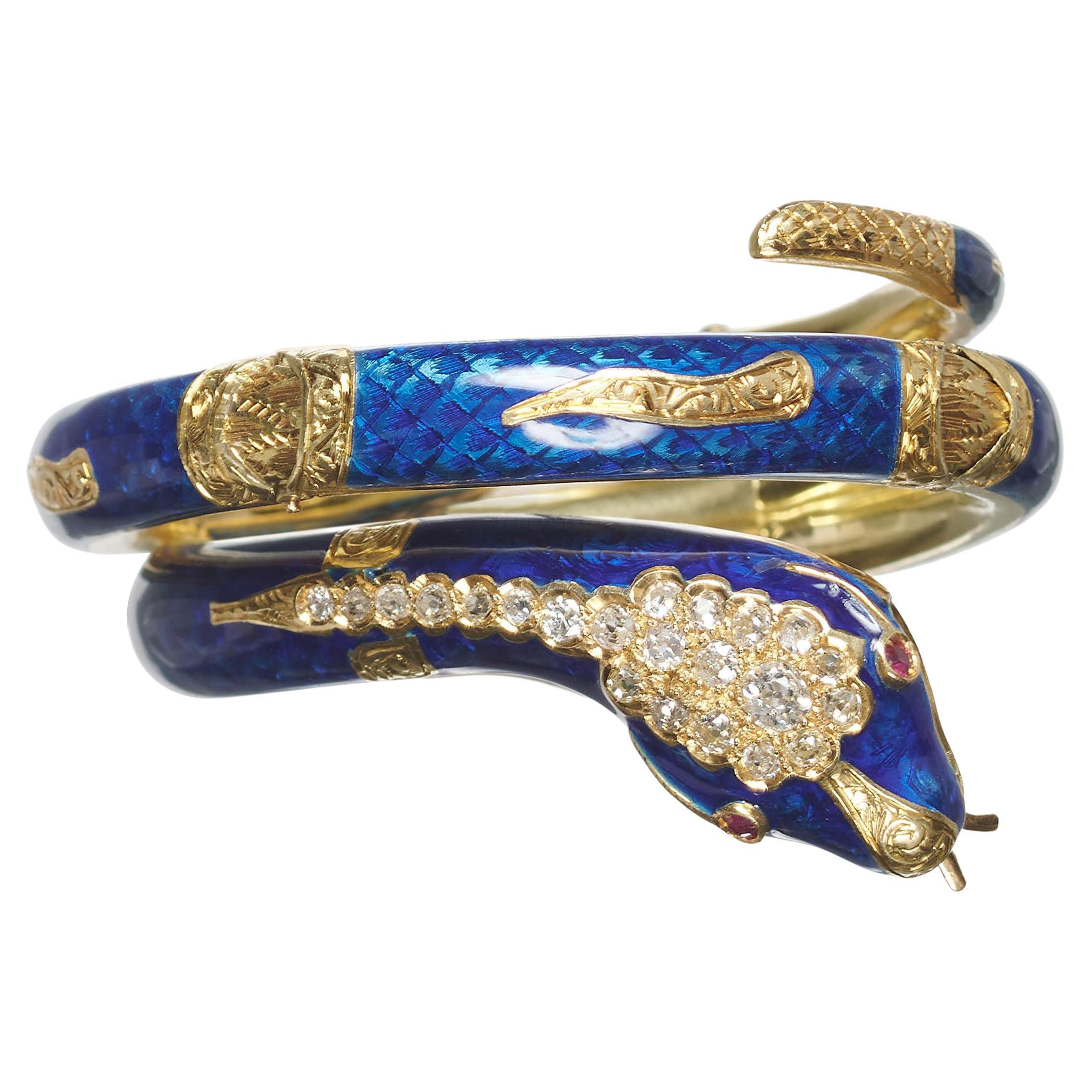 Brazalete antiguo de esmalte azul, diamantes, rubíes y serpiente de oro, circa 1860