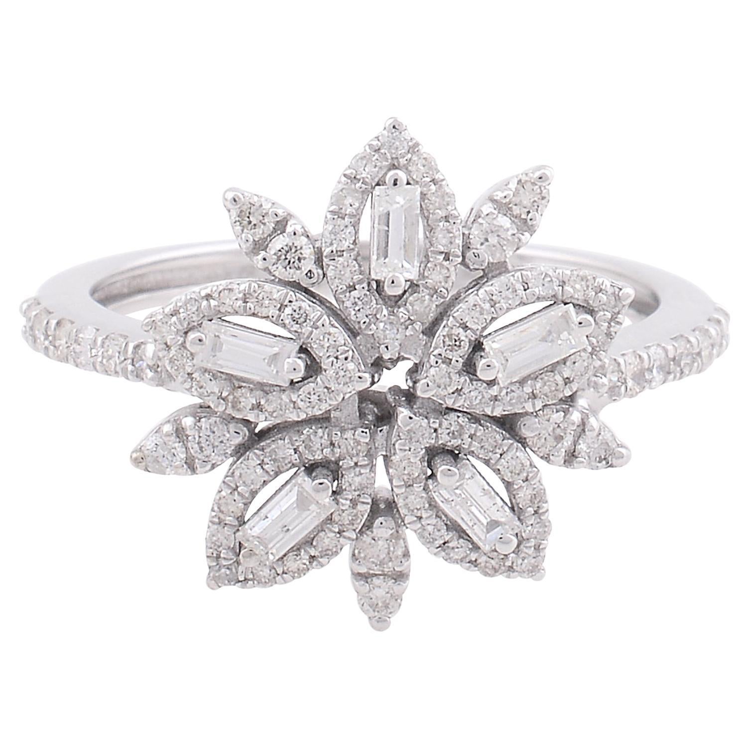 0,67 Quilates SI/H Baguette Redondo Corte Brillante Anillo de Cóctel de Diamantes Oro Blanco