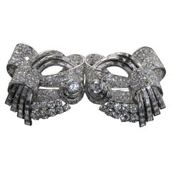 Art Deco Platin und Weißgold Doppelklammer 11.00 Karat. Diamant-Brosche