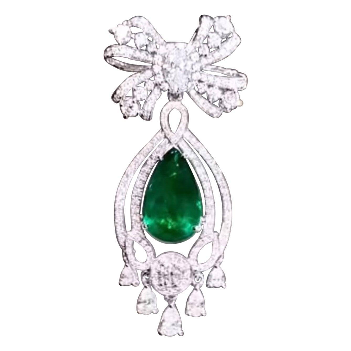 AIG Certified 6.00 Carats Zambian Emerald 3.50 Ct Diamonds Brooch/Pendant Gold