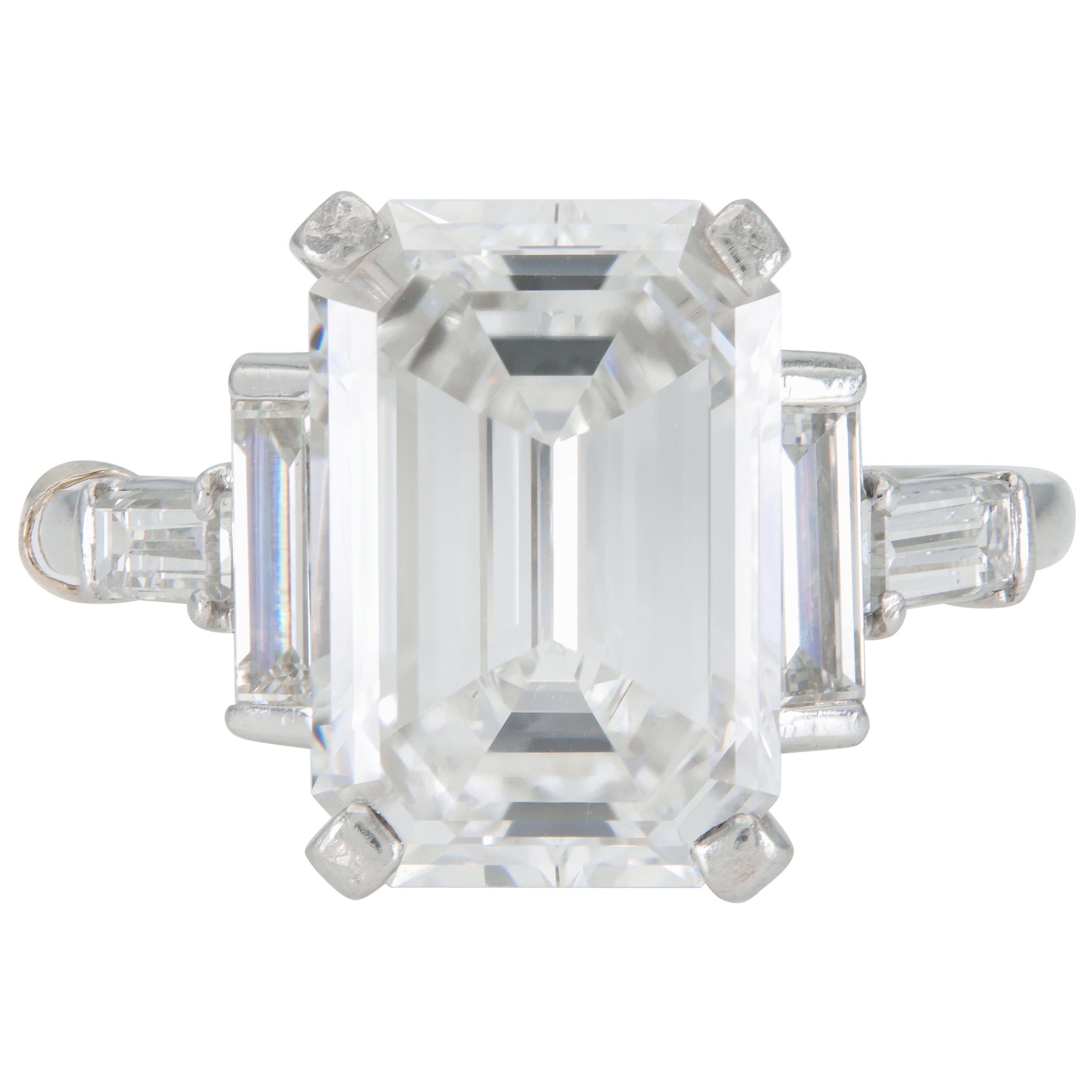 5.45 Karat Smaragdschliff Diamant Verlobungsring