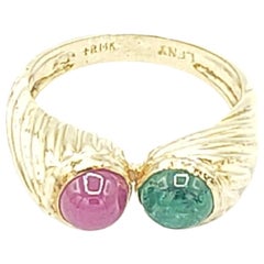 NOUVEAU Bague en or jaune 14k ornée de rubis et d'émeraudes précieuses