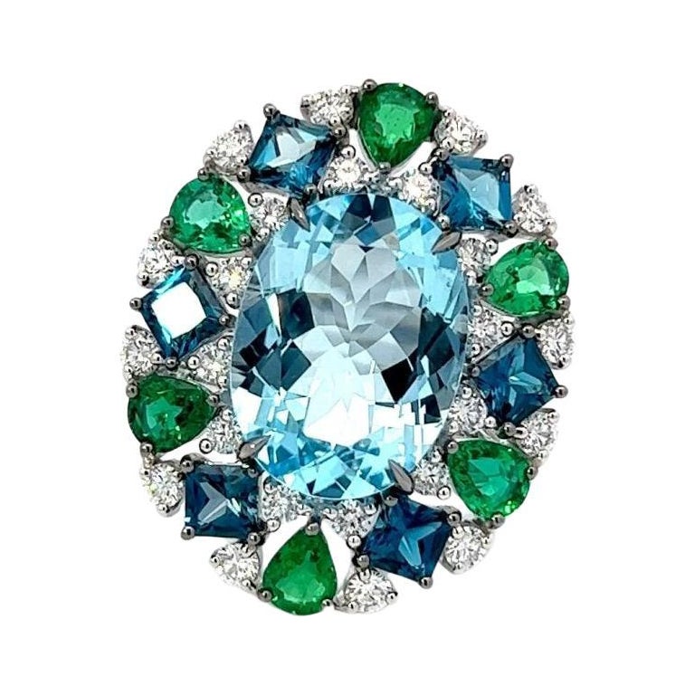 Timeless Emeralds Blue Topaz Diamond 18K White Gold Exclusive Ring Medium