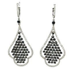 5.61 Karat Schwarzer Diamant Weißer Diamant Weißgold-Baumel-Ohrringe