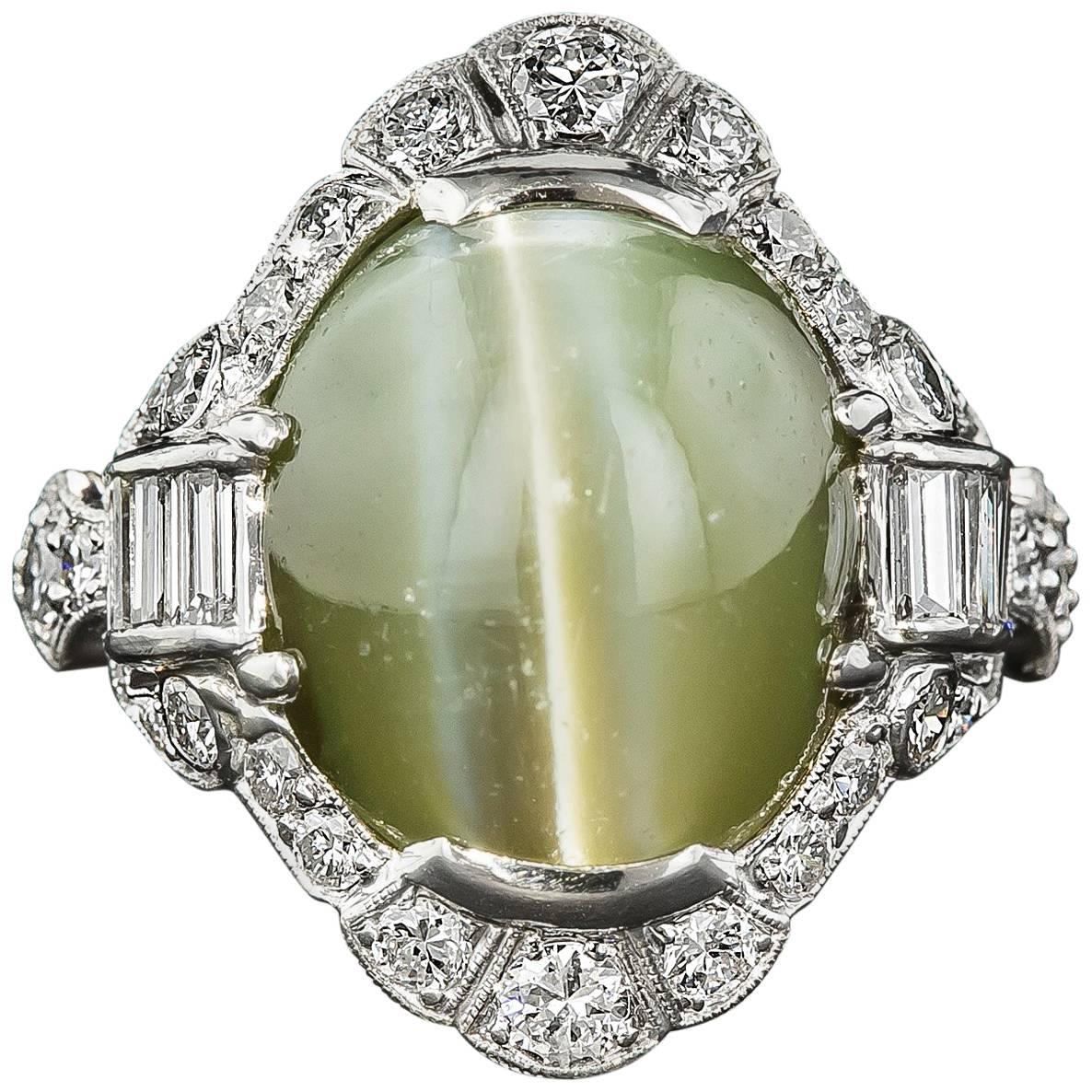 Art Deco 18.50 Carat Chrysoberyl Cat's-Eye Diamond Platinum Ring For Sale