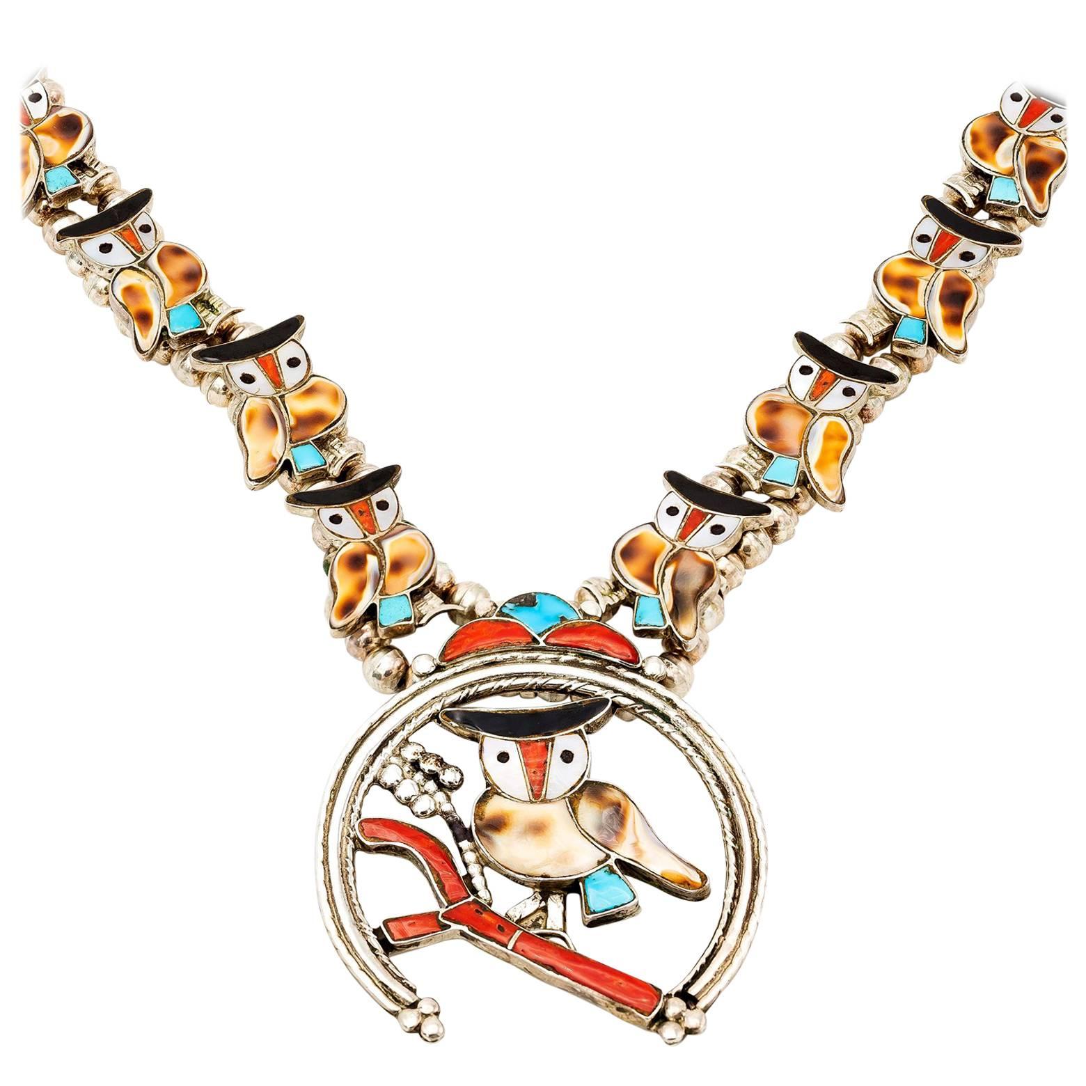 Collana Zuni in argento sterling con gufo intarsiato in stile fiore di zucca in vendita