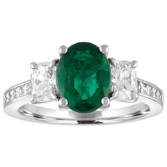 AGL Certified 1.55 Carat Oval Emerald Three-Stone Diamond Gold Ring 11