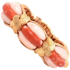 1970s Coral Yellow Gold Link French Bangle Bracelet
