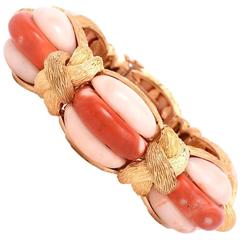 1970s Coral Yellow Gold Link French Bangle Bracelet 4