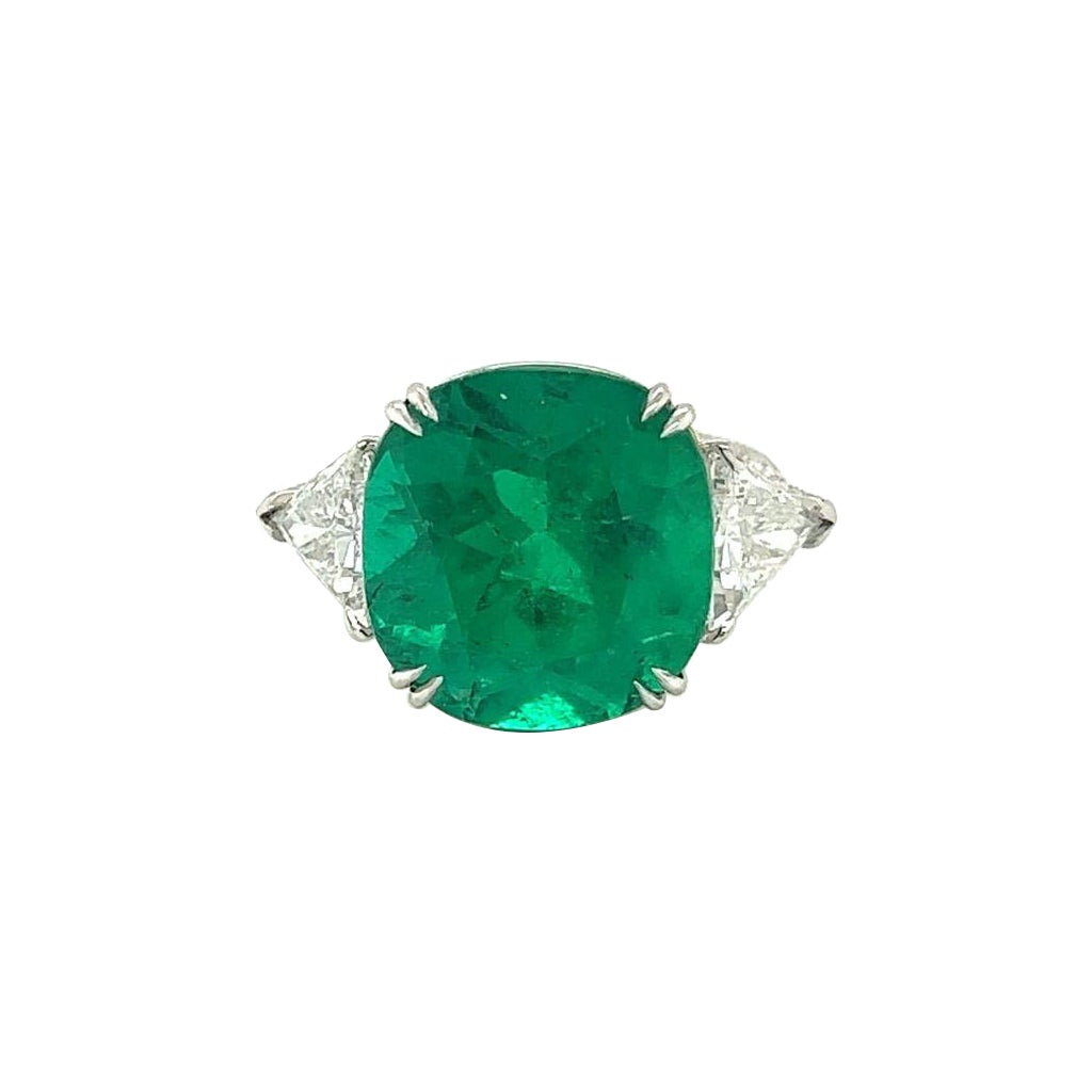 Colombian Emerald & Diamond Ring in 18k White Gold, Gübelin