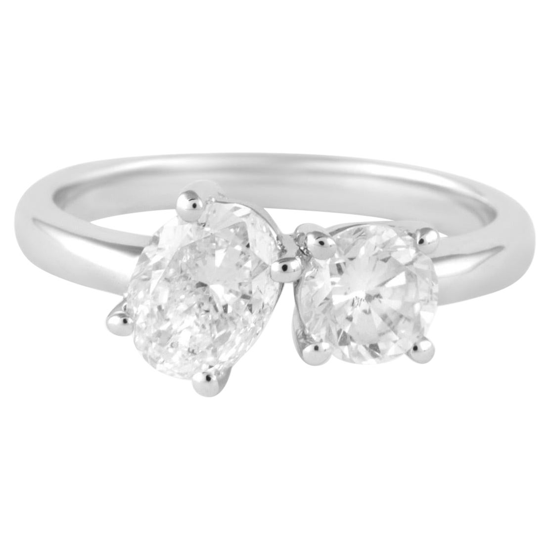 Alexander Beverly Hills 1.57ct Oval & Round Diamond Toi Et Moi Ring 18k