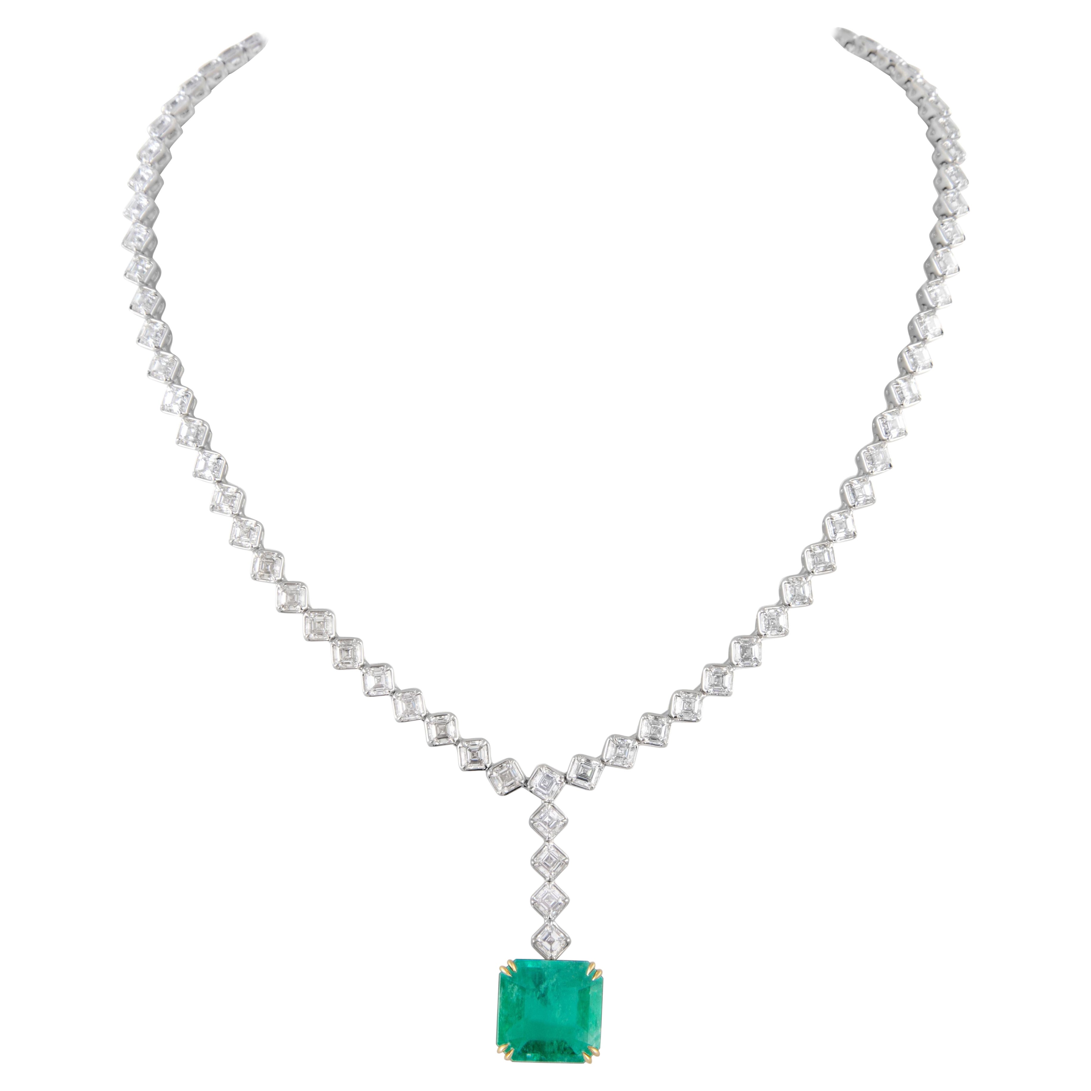 Alexander Beverly Hills GIA 40,92ctt Collana con smeraldo e diamanti 18k