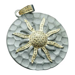 Colgante Sol Redondo Pave Diamante Joyería 925 Plata Regalo de Cumpleaños Encanto Para Ella.