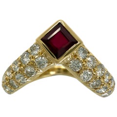 Van Cleef & Arpels Rare bague empilable vintage en or jaune 18 carats avec rubis et diamants