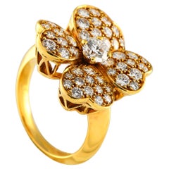 Van Cleef & Arpels Cosmos, bague modèle moyen en or jaune 18 carats avec diamants 1,70 carat