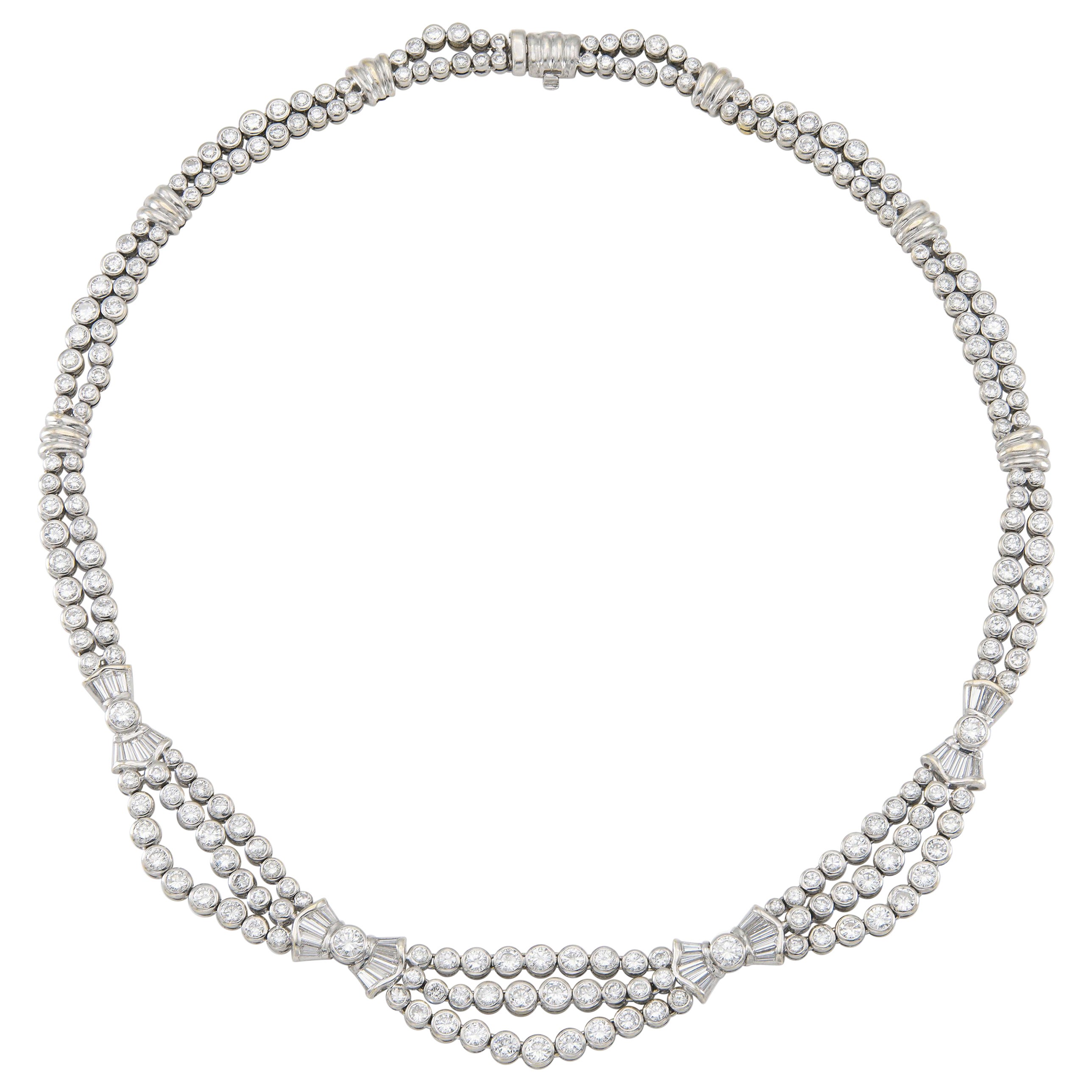 Collier de diamants taille ronde et baguette serti clos de 20,00 carats