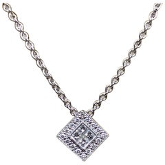 Collier de succession 16I en or blanc 18 carats Alor by Charriol avec pendentif halo de diamants