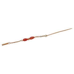 Coral, 18 Karat Yellow Gold Brooch.