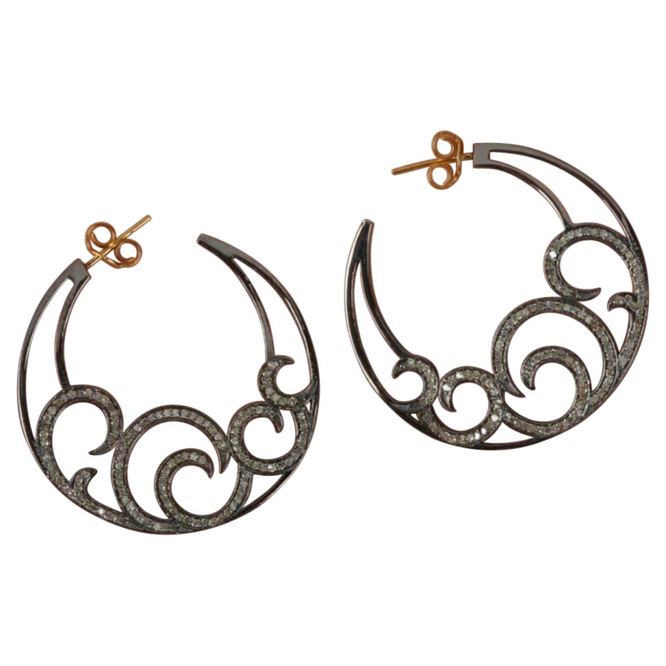 Pendientes de aro de diamantes con pavé Pendientes de aro de plata 925 Pendientes de diamantes con diseño ondulado.