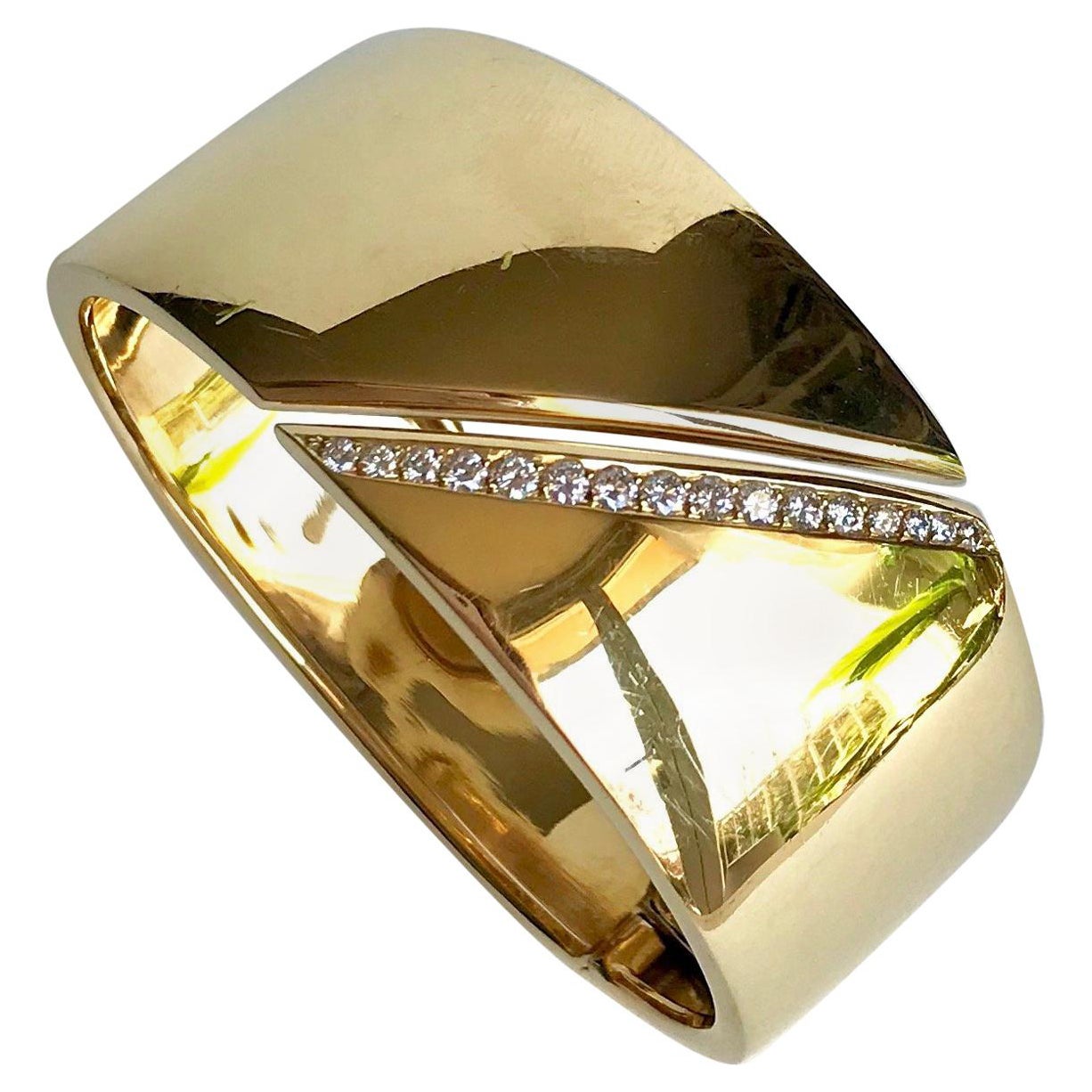 Hermes Bracelet in 18 Carat Yellow Gold and Line of Diamonds