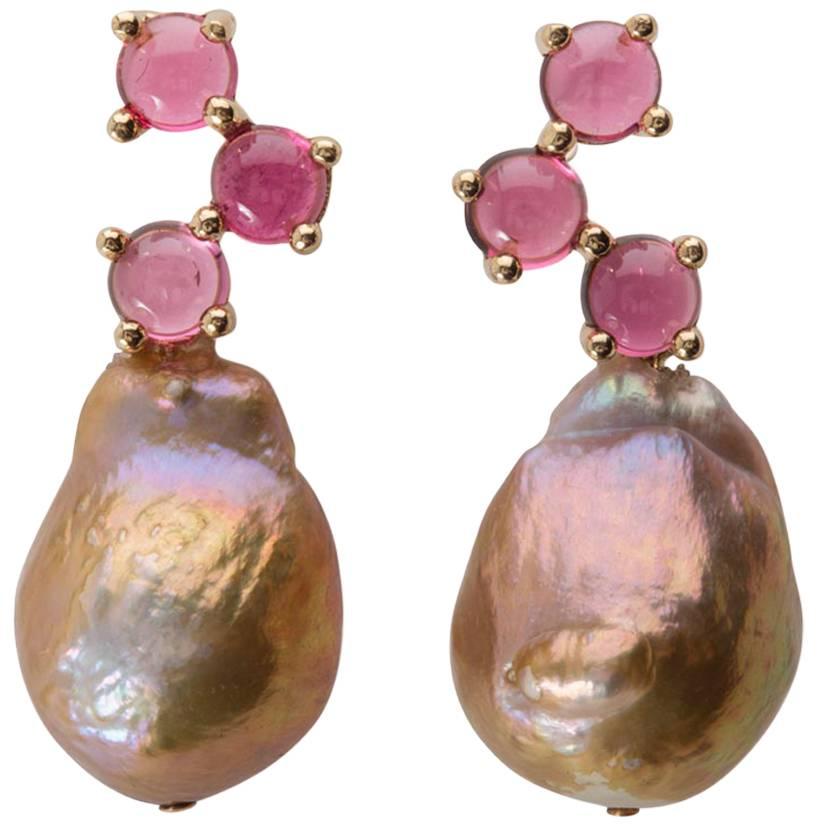 Biege Baroque Pearl Cabochon Pink Tourmaline 18 yellow Gold Earrings