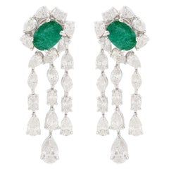 Orecchini a lampadario con smeraldo ovale da 1,65 carati Diamante da 3,45 carati Oro bianco 18k