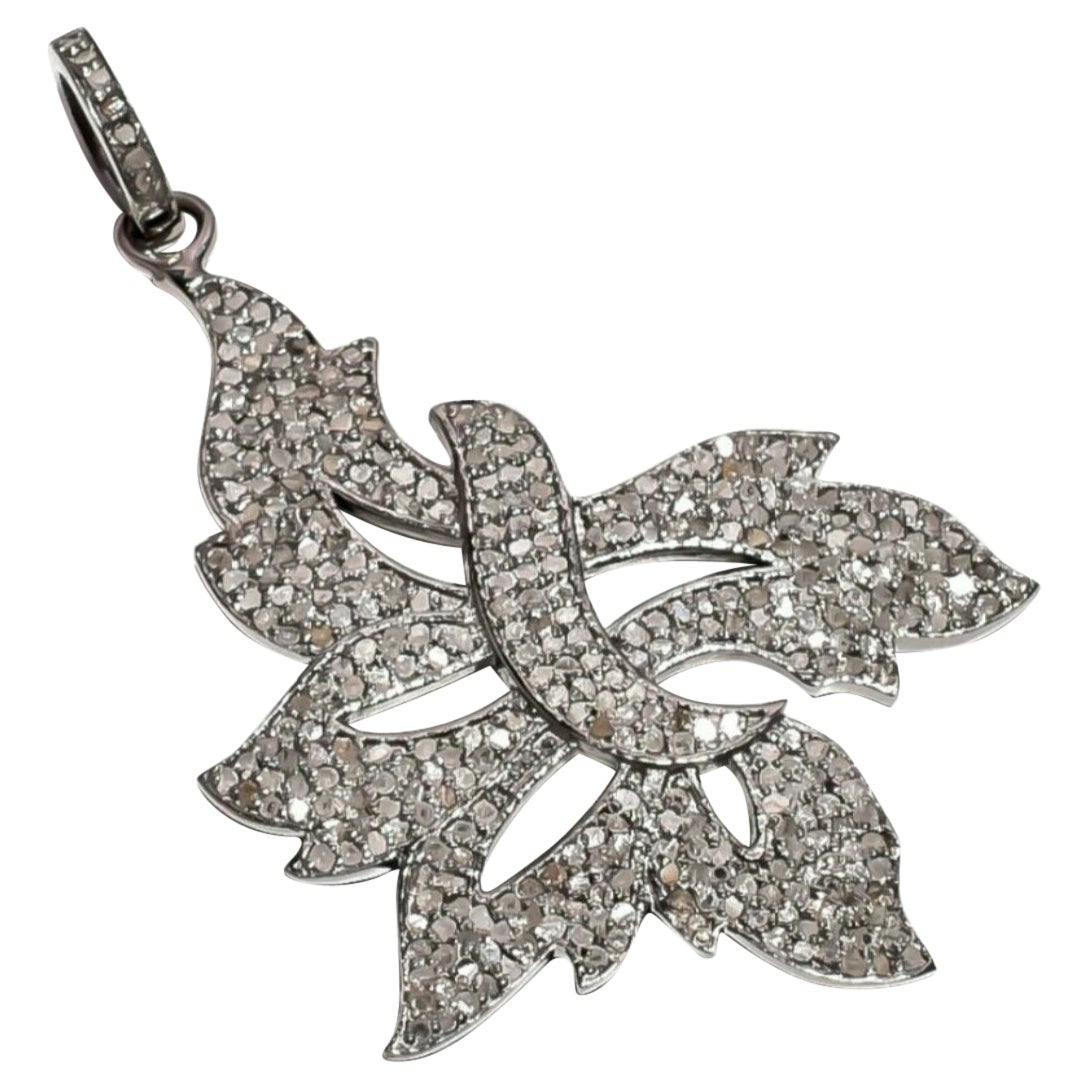 Pendentif fleur unisexe en argent sterling 925 avec diamants pavés. en vente