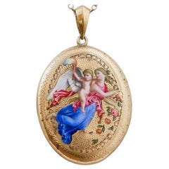 12 Karat Yellow Gold Pendant.