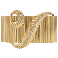 Vintage 1940s Retro Bracelet manchette plume or cannelé avec diamants