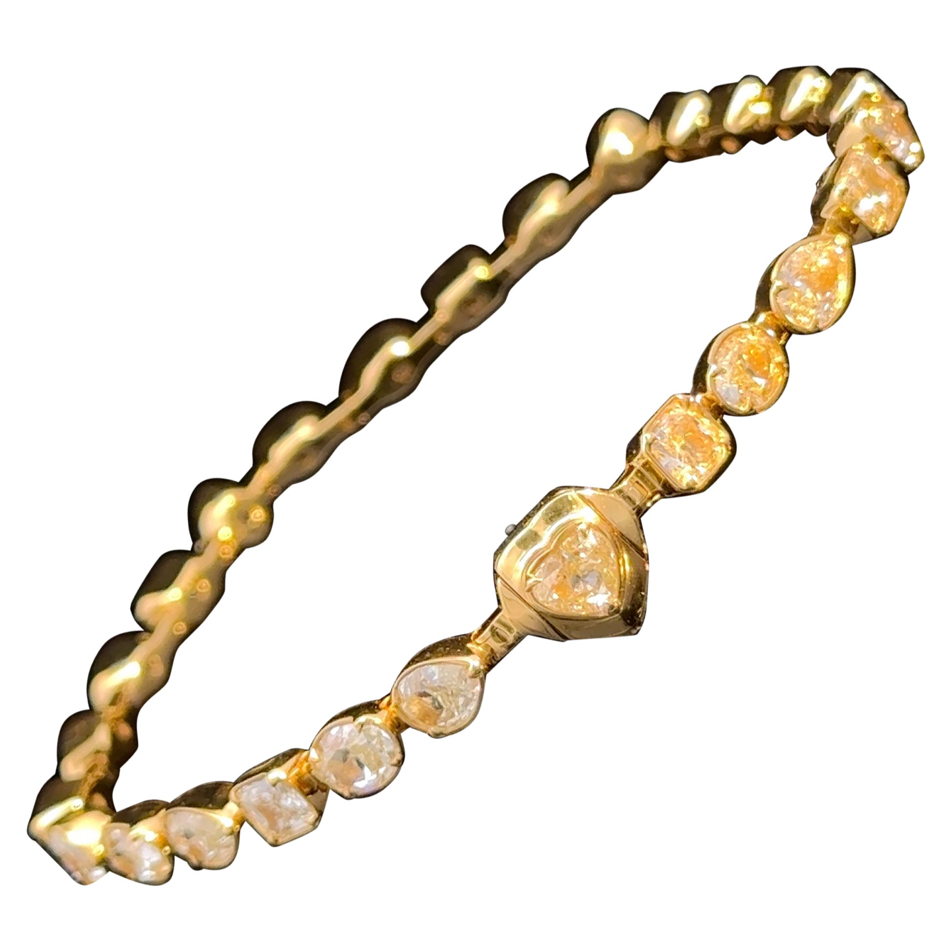 18K Yellow Gold Fancy Yellow Diamond Bracelet, 9.75 Carats