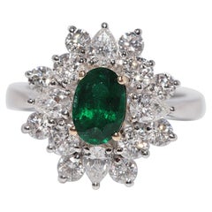14k White Gold Natural Diamond And Oval Cut Emerald Decorated Ring