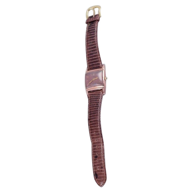 Longines men's wristwatch. 10 karat gold filled. Art Deco style. Approx. 1939.
