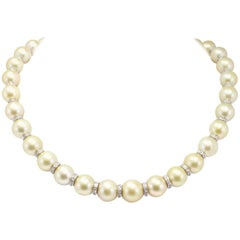 Vintage Australian Pearl Diamond 18 kt Gold Necklace