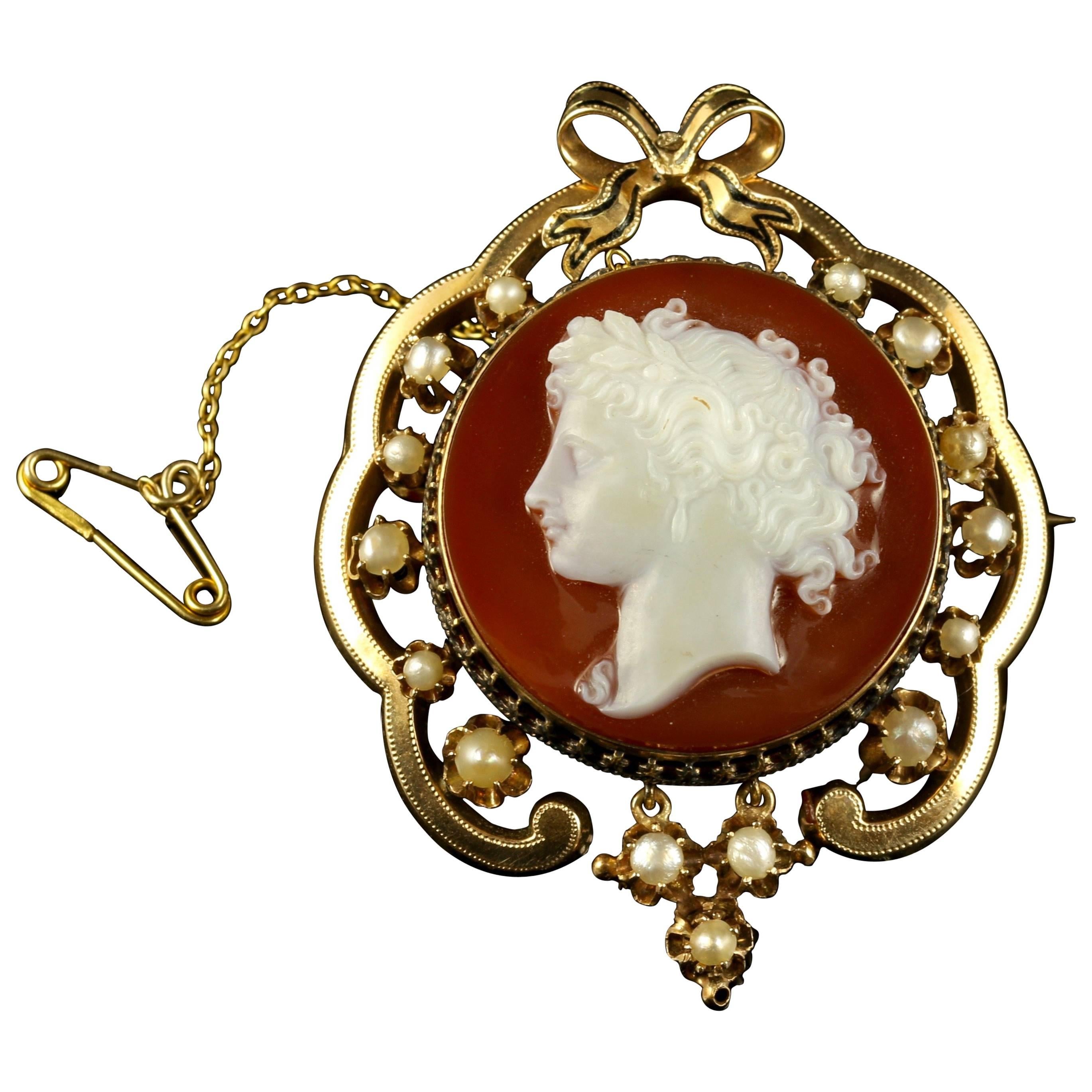 Antique Victorian Hardstone Cameo Brooch 15 Carat Gold Pearls For Sale