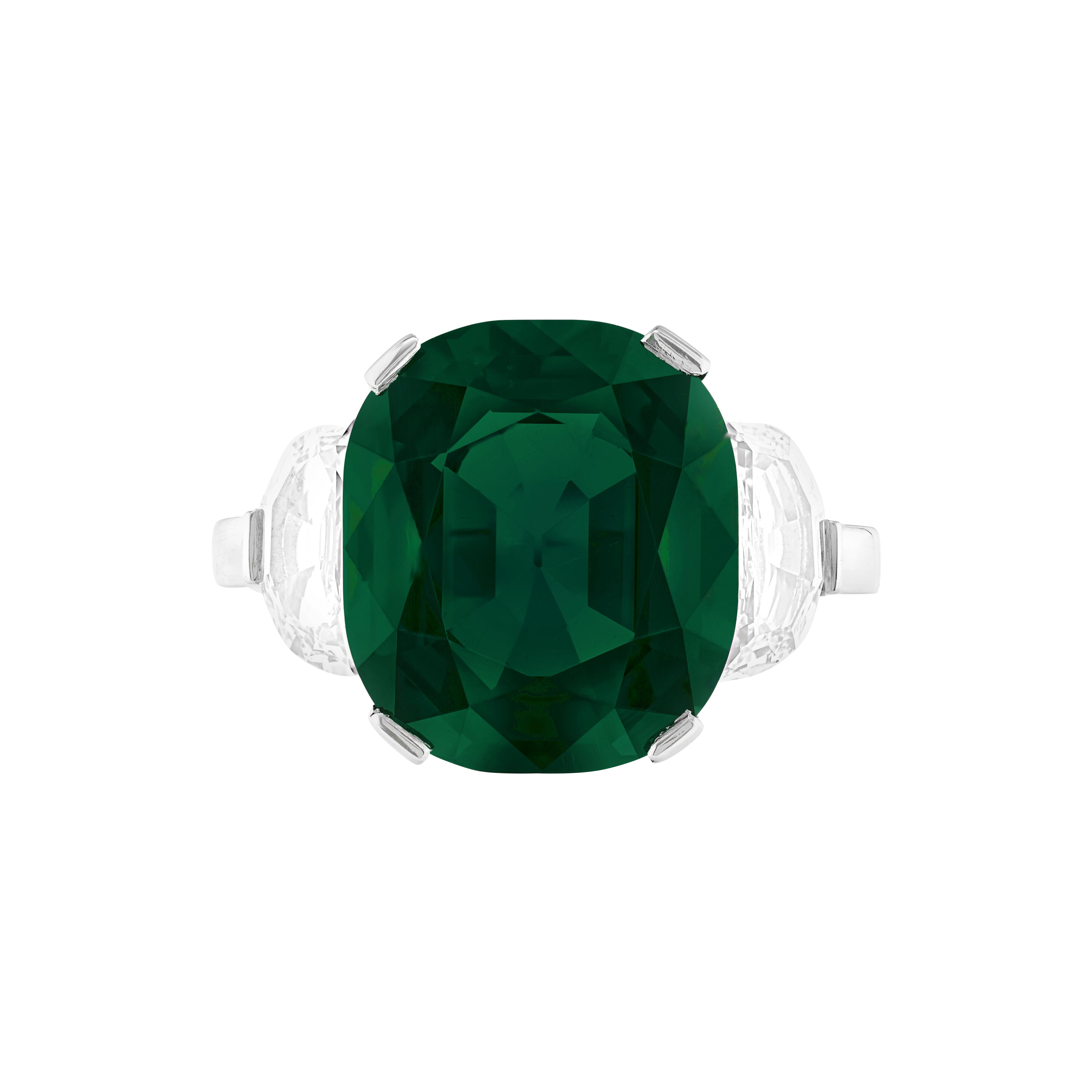 GIA Certified 4.71 Ct. Minor Oil Cushion Emerald Diamond Ring in vendita