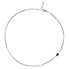Non una normale collana di diamanti con smeraldo