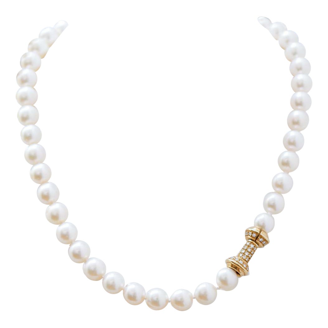 10 Mm Pearls, Diamonds, 18 Karat Yellow Gold Beaded Necklace. in vendita